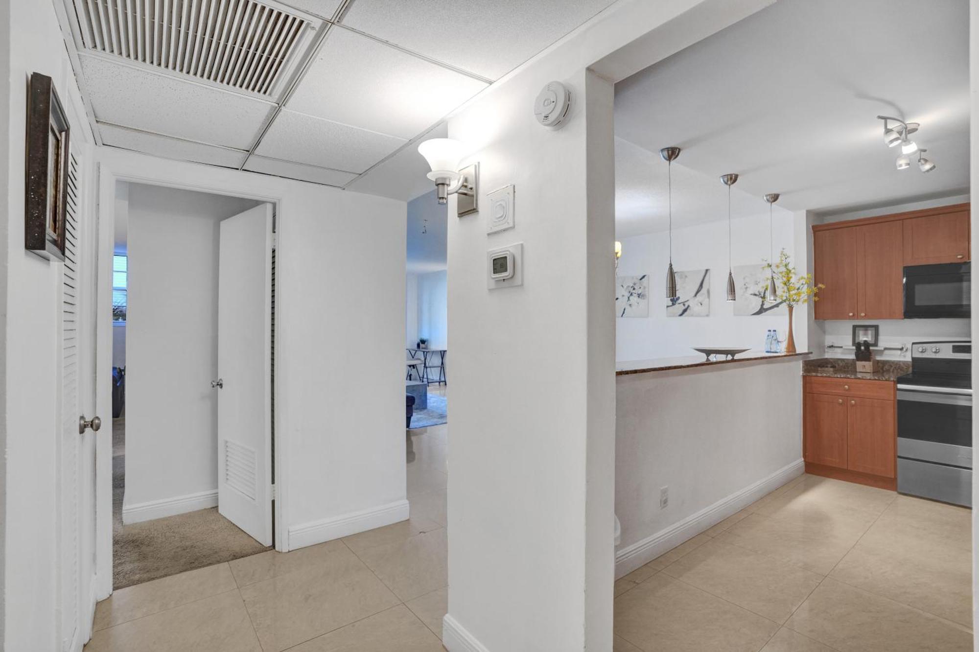 Ocean Reserve Luxury Condos Across From Sunny Isles Beach Miami Beach Exterior photo