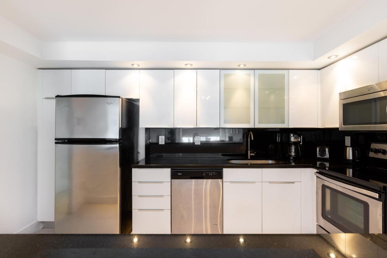 Ocean Reserve Luxury Condos Across From Sunny Isles Beach Miami Beach Exterior photo